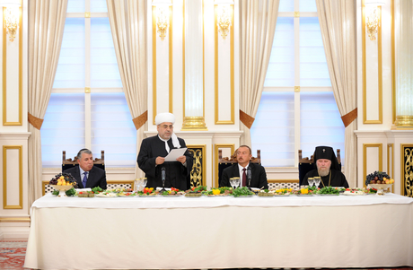 President Ilham Aliyev attends Iftar party (PHOT0)