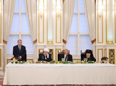 President Ilham Aliyev attends Iftar party (PHOT0)