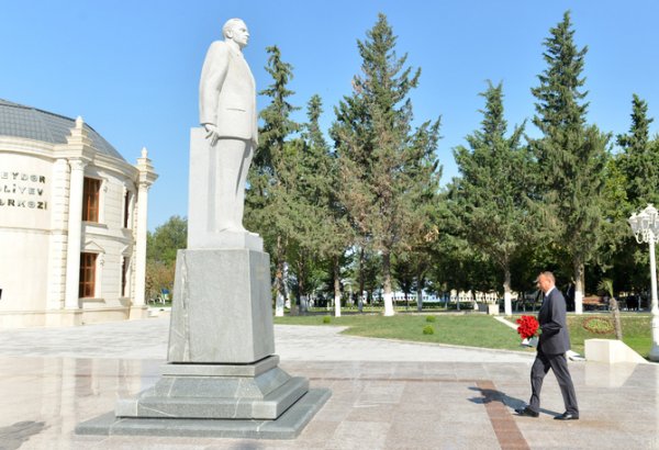 Azerbaijani President arrives in Kurdamir region (PHOTO)