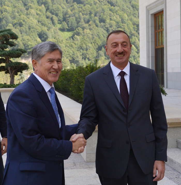 Azerbaijani President meets Kyrgyz counterpart in Gabala