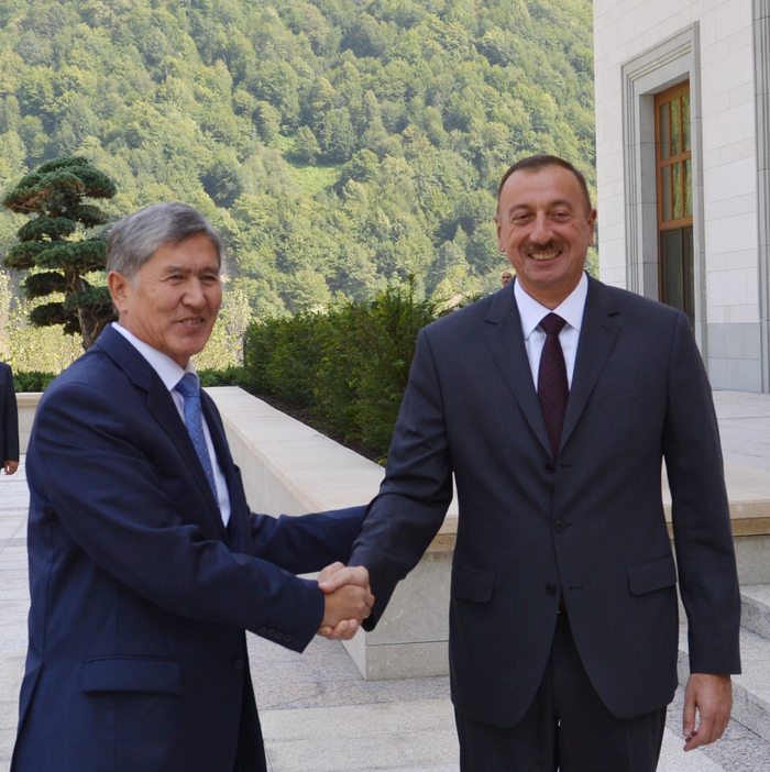 Azerbaijani President meets Kyrgyz counterpart in Gabala