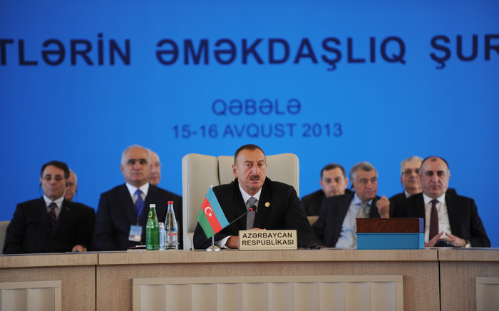 Azerbaijani president proposes holding joint exhibition of tourism potential of Turkic-speaking countries (PHOTO)