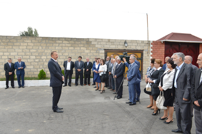 Azerbaijani President Ilham Aliyev inspects reconstruction work to improve internal roads in Mashtaga (PHOTO)