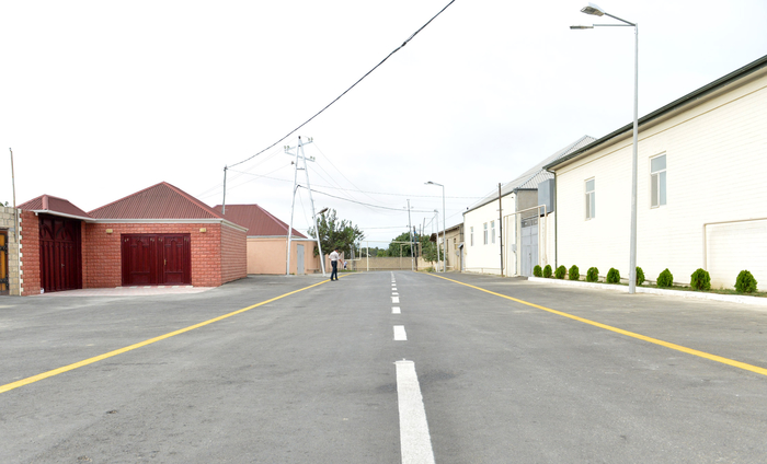 Azerbaijani President Ilham Aliyev inspects reconstruction work to improve internal roads in Mashtaga (PHOTO)