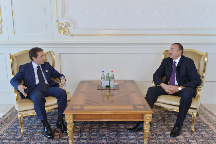 Azerbaijani President receives credentials of ambassadors of several countries (PHOTO)