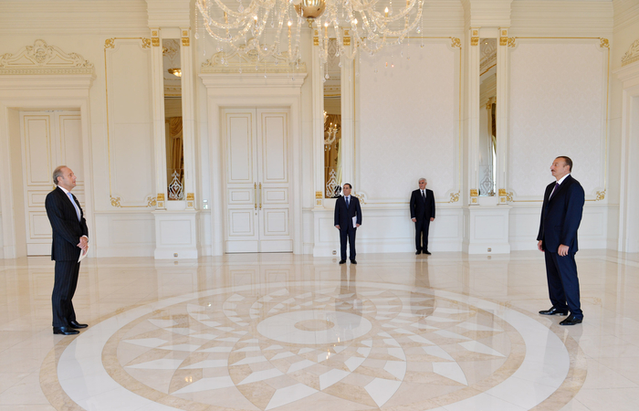 Azerbaijani President receives credentials of ambassadors of several countries (PHOTO)