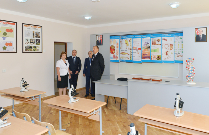 President Ilham Aliyev inspects two remodeled schools in Baku (PHOTO)