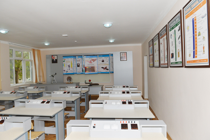 President Ilham Aliyev inspects two remodeled schools in Baku (PHOTO)