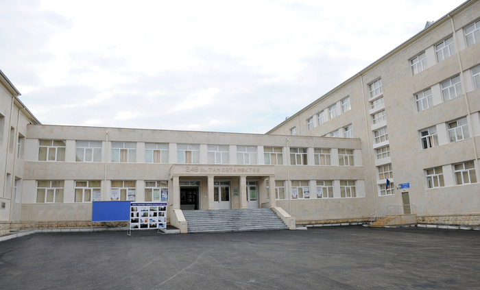 Azerbaijani President visits schools in Khatai district of Baku after overhaul (PHOTO)