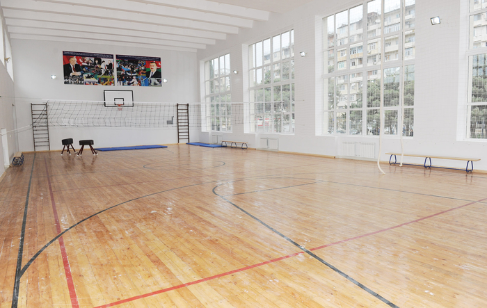 Azerbaijani President visits schools in Khatai district of Baku after overhaul (PHOTO)