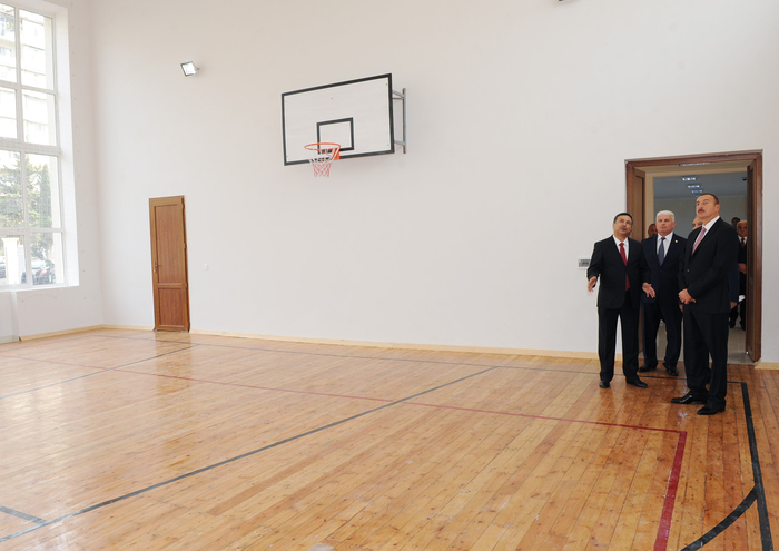 Azerbaijani President visits schools in Khatai district of Baku after overhaul (PHOTO)