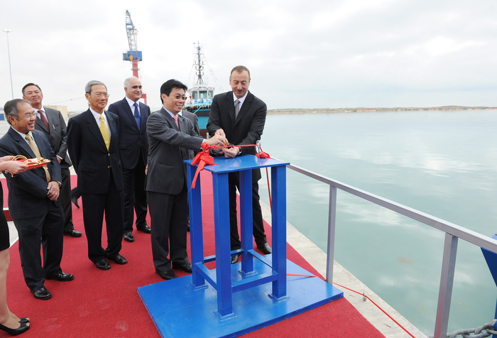 Azerbaijani President attends opening of shipyard in Baku (PHOTO)
