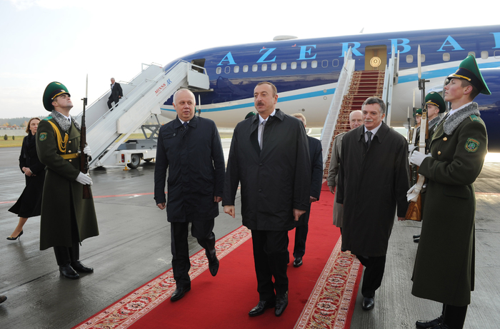 Azerbaijani President arrives in Belarus to attend CIS summit (PHOTO)