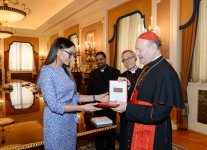 Heydar Aliyev Foundation president Mehriban Aliyeva meets president of Pontifical Council for Culture (PHOTO)