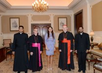 Heydar Aliyev Foundation president Mehriban Aliyeva meets president of Pontifical Council for Culture (PHOTO)