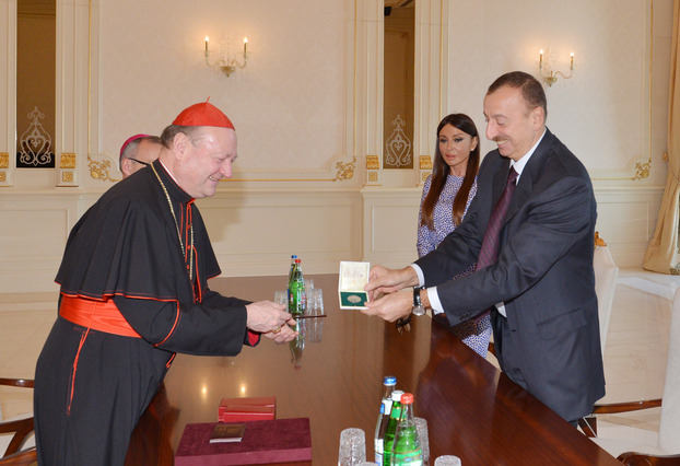 President Aliyev honored with Medalla Sede Vacante medal for merits in developing Azerbaijan-Vatican relations (PHOTO)