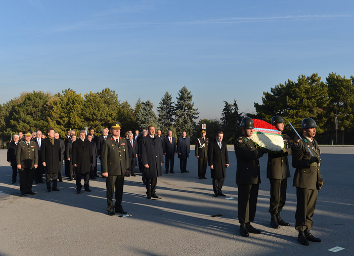 Azerbaijani President visits mausoleum of Mustafa Kemal Ataturk (PHOTO)