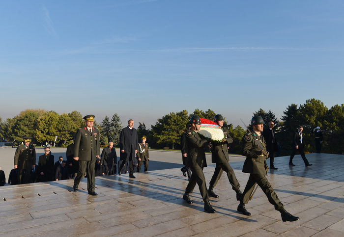 Azerbaijani President visits mausoleum of Mustafa Kemal Ataturk (PHOTO)