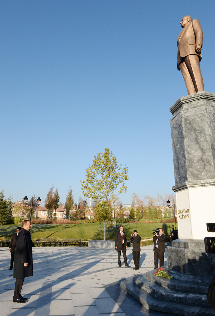 Azerbaijani President visits Heydar Aliyev Park in Ankara (PHOTO)