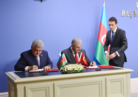 Azerbaijan, Turkey sign bilateral documents (PHOTO)