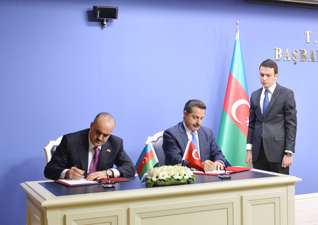 Azerbaijan, Turkey sign bilateral documents (PHOTO)