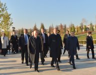 Azerbaijani President visits Heydar Aliyev Park in Ankara (PHOTO)