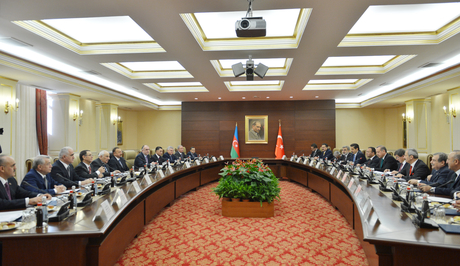 Azerbaijan, Turkey sign bilateral documents (PHOTO)