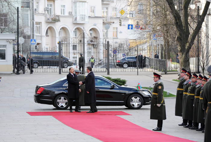 Official welcome ceremony of Azerbaijani President Ilham Aliyev takes place in Kiev (PHOTO)