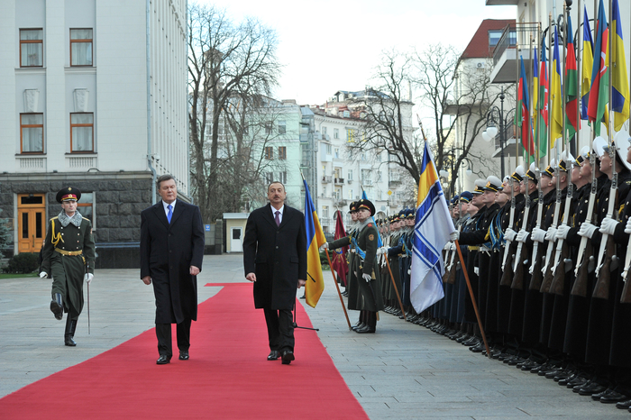 Official welcome ceremony of Azerbaijani President Ilham Aliyev takes place in Kiev (PHOTO)