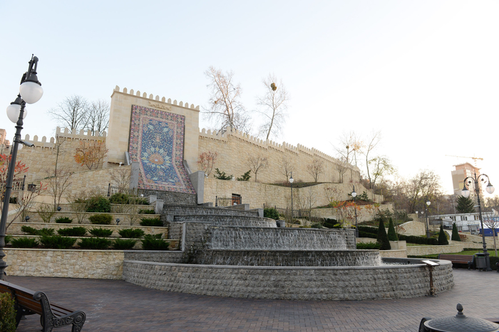 President Ilham Aliyev visits Heydar Aliyev Park in Kyiv (PHOTO)