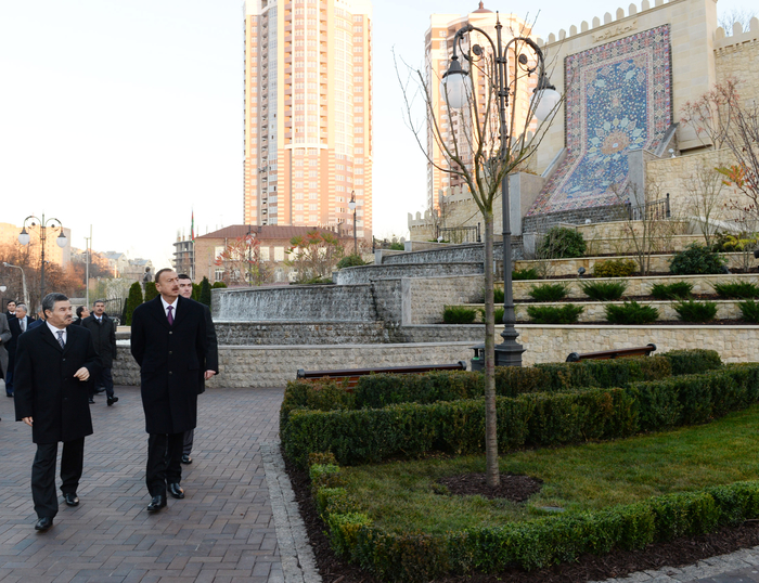 President Ilham Aliyev visits Heydar Aliyev Park in Kyiv (PHOTO)