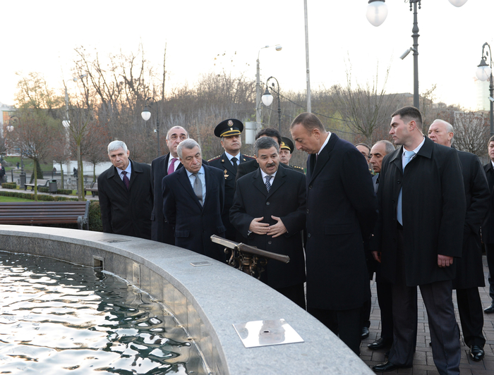 President Ilham Aliyev visits Heydar Aliyev Park in Kyiv (PHOTO)