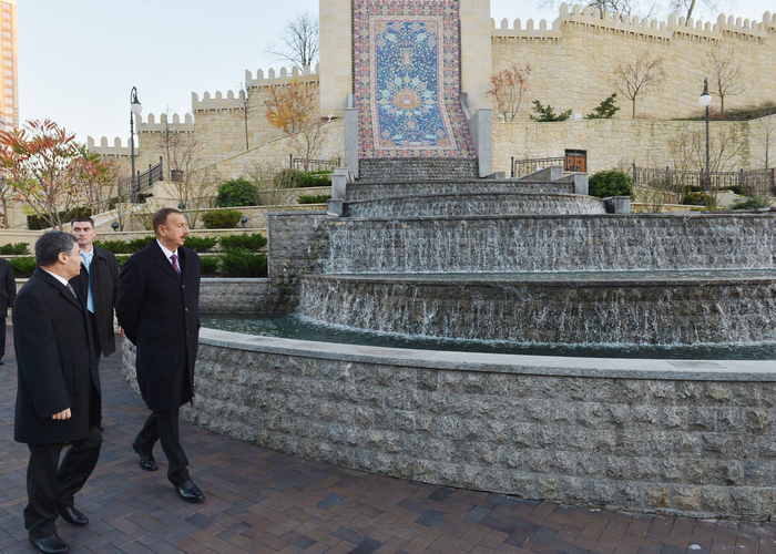 President Ilham Aliyev visits Heydar Aliyev Park in Kyiv (PHOTO)