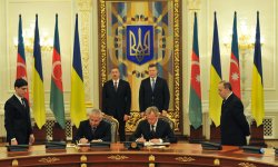 Azerbaijan, Ukraine sign five documents (PHOTO)