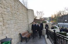 President Ilham Aliyev visits Heydar Aliyev Park in Kyiv (PHOTO)
