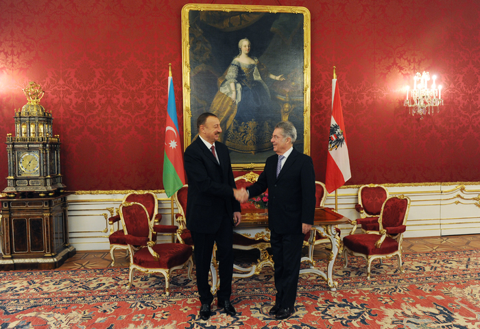 Azerbaijani President Ilham Aliyev meets his Austrian counterpart (PHOTO)