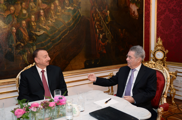 Azerbaijani President Ilham Aliyev meets his Austrian counterpart (PHOTO)
