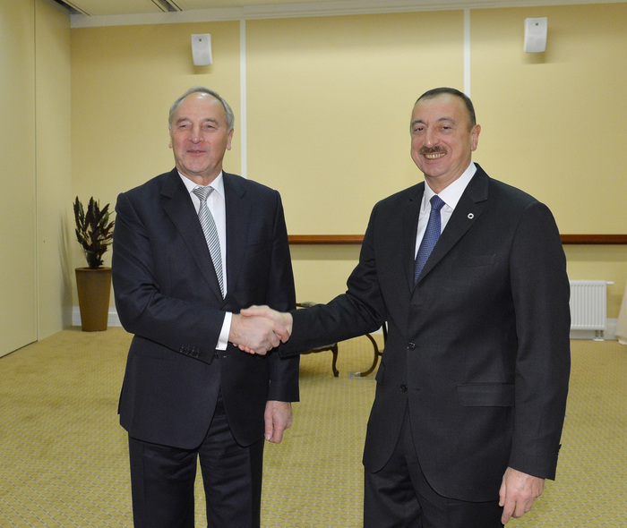 Azerbaijani President meets Latvian counterpart (PHOTO)