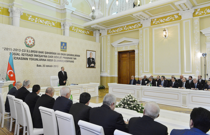 President Ilham Aliyev presides over conference on outcomes of state program on socio-economic development of Baku and surrounding small districts (PHOTO)
