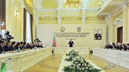 President Ilham Aliyev presides over conference on outcomes of state program on socio-economic development of Baku and surrounding small districts (PHOTO)