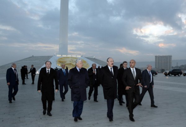 President of Dagestan visits National Flag Square in Baku (PHOTO)