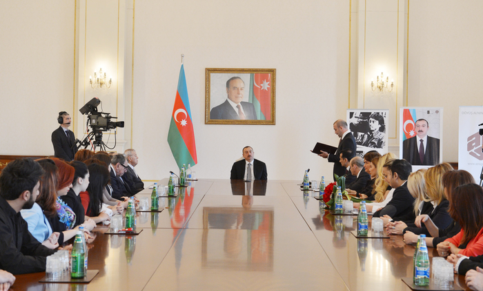 Azerbaijani president named “Person of the year 2013” by National Hero Chingiz Mustafayev Foundation and ANS Group of Companies (PHOTO)