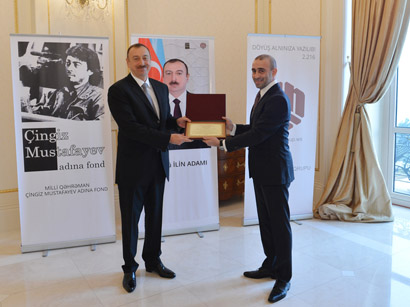 Azerbaijani president named “Person of the year 2013” by National Hero Chingiz Mustafayev Foundation and ANS Group of Companies (PHOTO)
