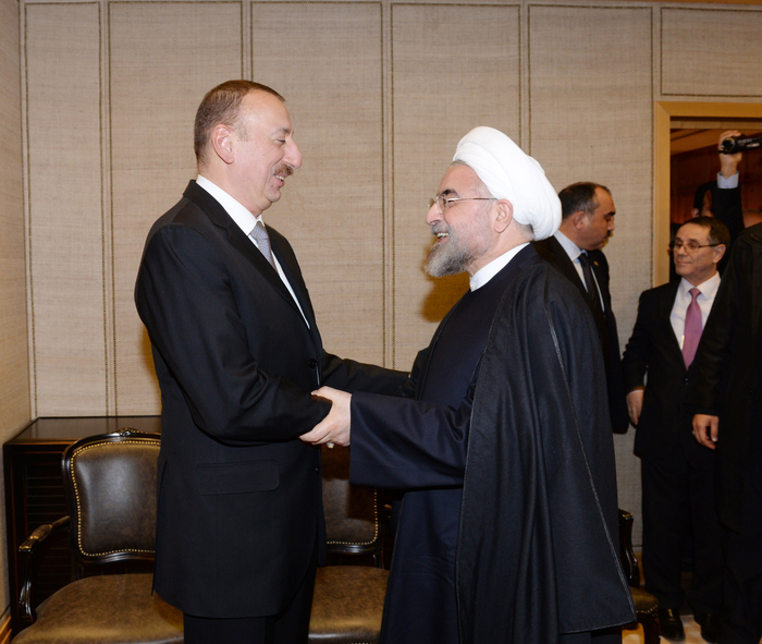 Azerbaijani President meets Iranian counterpart in Davos (PHOTO)