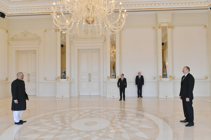 Azerbaijani president receives credentials of incoming Pakistani ambassador (PHOTO)