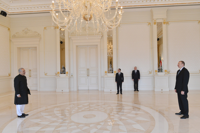 Azerbaijani president receives credentials of incoming Pakistani ambassador (PHOTO)