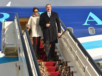 President Ilham Aliyev and his spouse arrive in Russia for working visit (PHOTO)