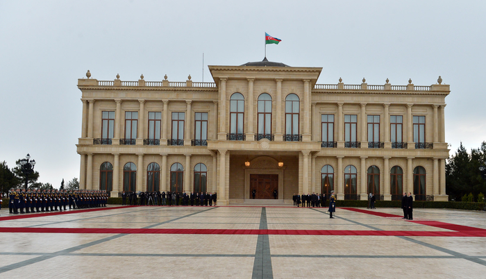 Georgian president officially welcomed to Azerbaijan (PHOTO)