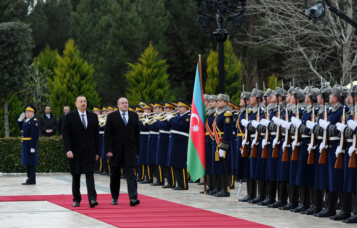 Georgian president officially welcomed to Azerbaijan (PHOTO)