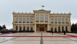 Georgian president officially welcomed to Azerbaijan (PHOTO)